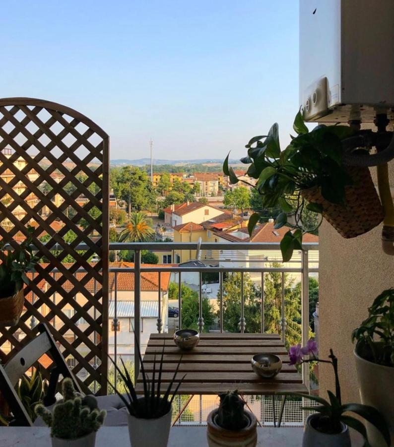 Bed and Breakfast Panorama House Chiaravalle Marche Exterior foto